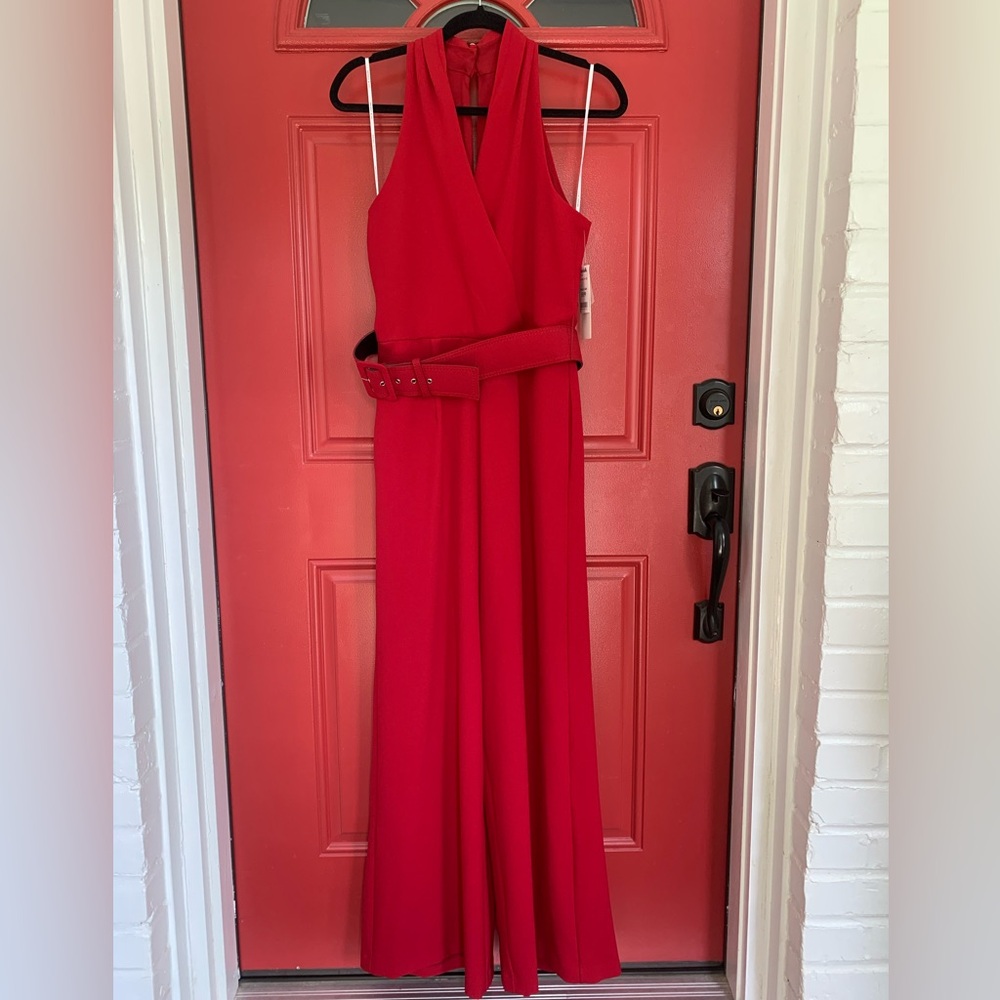 Sleeveless one-piece jumpsuit in red
